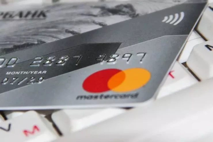Kredit kartını  fırıldaqçılardan   qorumağın XÜSUSİ YOLLARI 