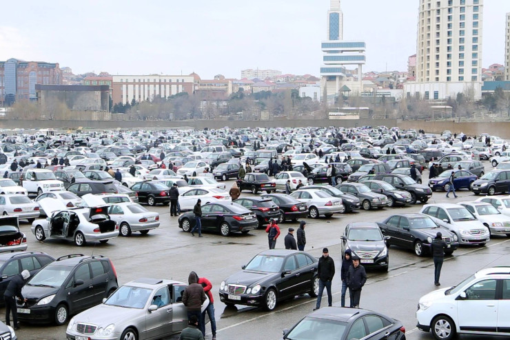 Maşın bazarında BÖYÜK FIRILDAQ : 23 nəfərlik dəstə yaxalandı