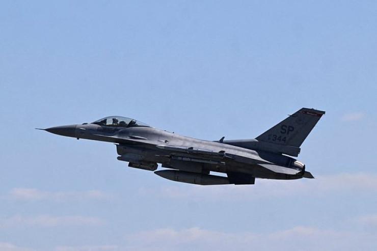 Cənubi Koreyada F-16 təyyarəsi qəzaya uğradı