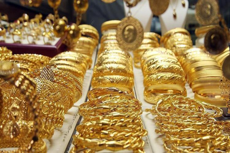 Azərbaycanlı aeroportda bahalı qızıllarla  tutuldu