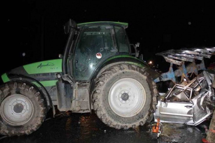 Cəlilabadda FACİƏ:  15 yaşlı oğlan traktorla kişini vurub öldürdü
