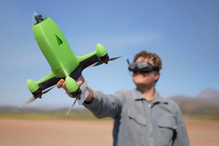 Ata və oğul ən sürətli dronu  yaratdılar