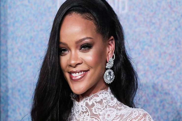 Rihanna yeni albom çıxarır - Çox çətindir 