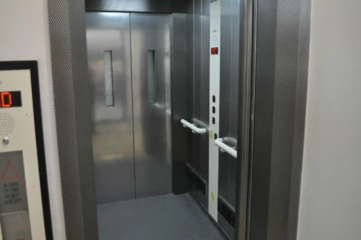 Bakıda lift qırıldı: 5 nəfər xəsarət aldı 