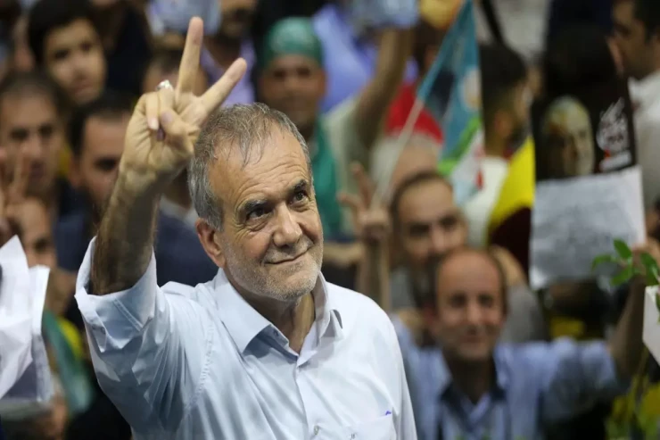 İranda prezident seçkiləri:   Məsud Pezeşkian liderdir