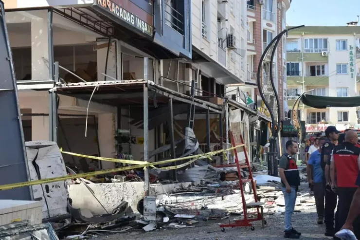İzmirdə binada PARTLAYIŞ,  5 nəfər ölüb, 57 nəfər yaralanıb - FOTOLENT  -VİDEO  -YENİLƏNİB 