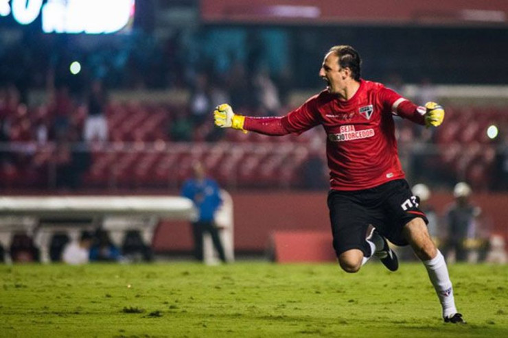  Bombardir qapıçı:   130-dan çox qol vurub -  unikal nailiyyətin   sirri nədir?