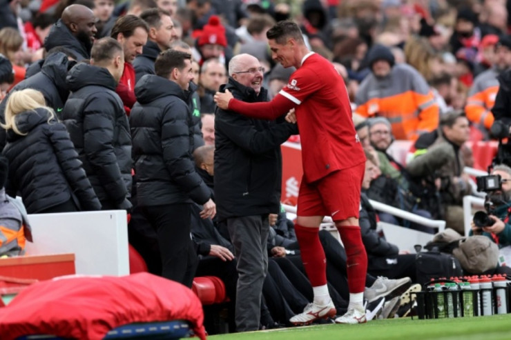 "Liverpul"un əfsanələri "Ayaks"ı məğlub edib -  VİDEO 