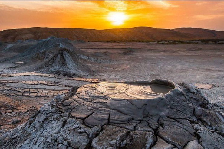 Abşeronda palçıq vulkanı püskürdü - FOTO 