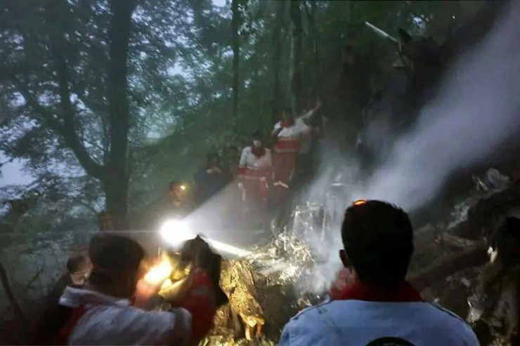 "Reuters": Rəisinin helikopteri qəza nəticəsində tamamilə yandı - YENİLƏNİB -VİDEO 