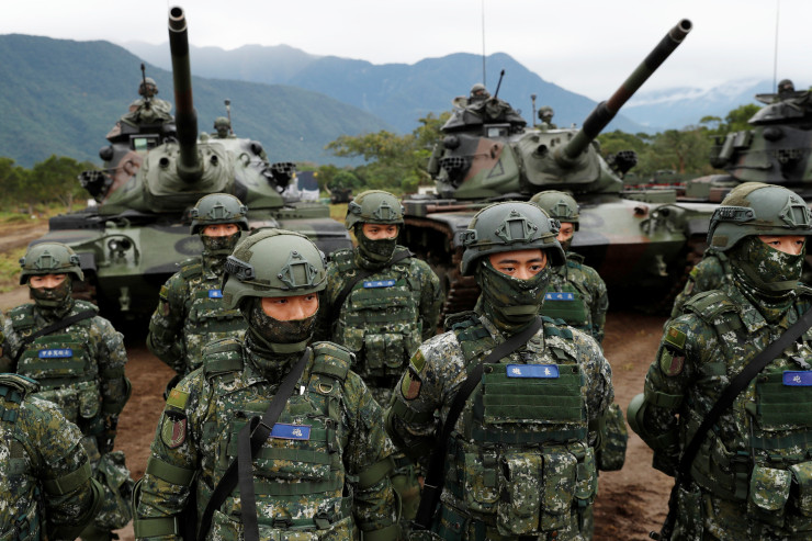 Çin Tayvan yaxınlığında hərbi təlimlərə  başladı