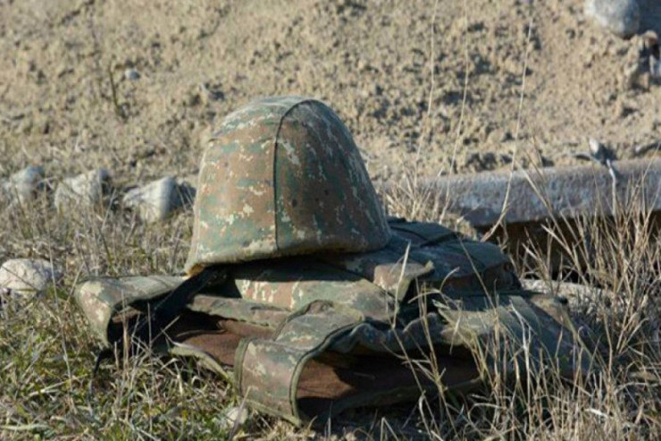 Ermənistanda hərbçi öldü 