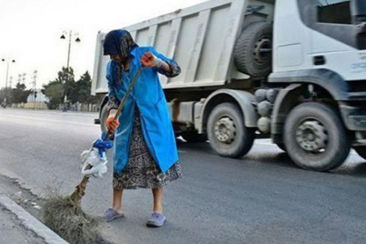 Bakıda süpürgəçini maşın vurub  öldürdü 