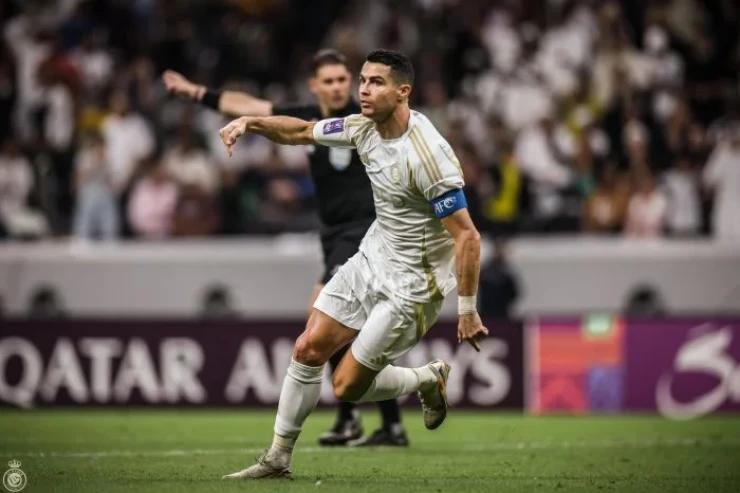 Ronaldo 30 yaşından sonra 450 qol  vurub