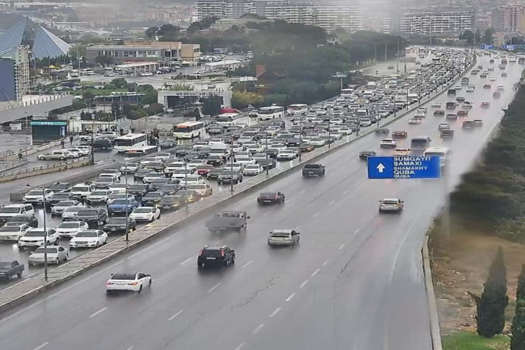 Bakıda bu yollarda sıxlıq var - SİYAHI 