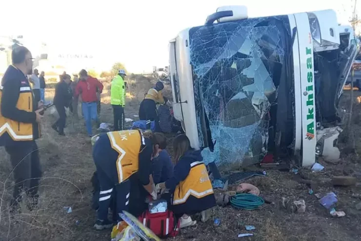 Sərnişin avtobusu aşdı - 6 ölü, 20 yaralı  var