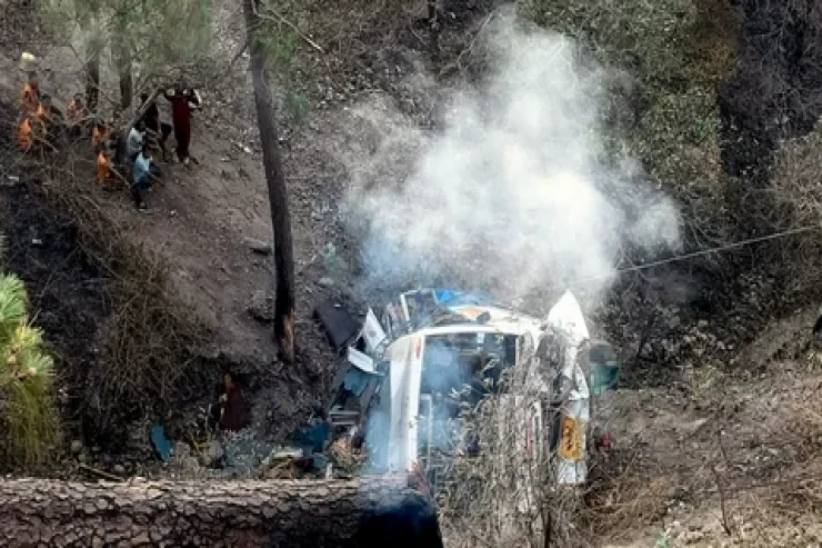 Avtobus dərəyə aşdı: 4 HƏRBÇİ ÖLDÜ 