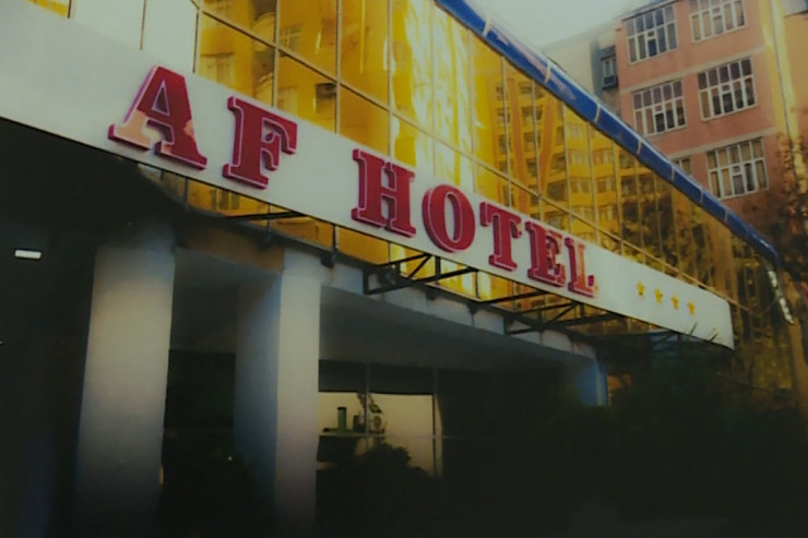 Bakıda HOTELDƏ DƏHŞƏT:  sevişdiyi qadını 6-cı mərtəbədən atdı - CİNAYƏT İŞİ 