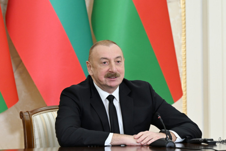 İlham Əliyev tarixi görüşdən sonra yerli mediaya müsahibə verir - CANLI 