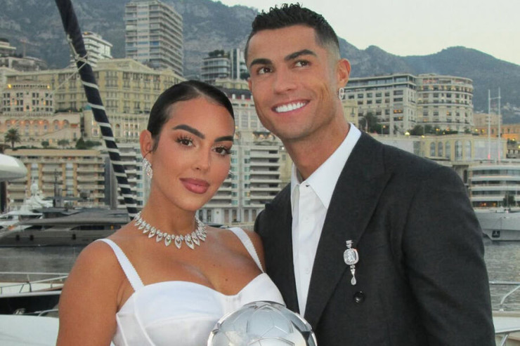 Ronaldo toydan əvvəl hədiyyələrə nə qədər xərcləyib? 