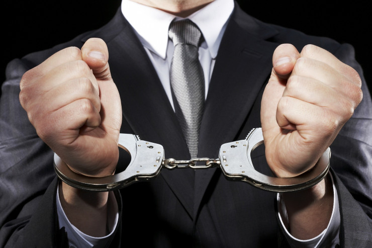Rüşvət alan 3 polis  həbs olundu