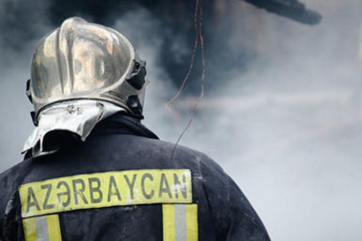 Bakıda yaşayış binasında mənzildə partlayış olub 