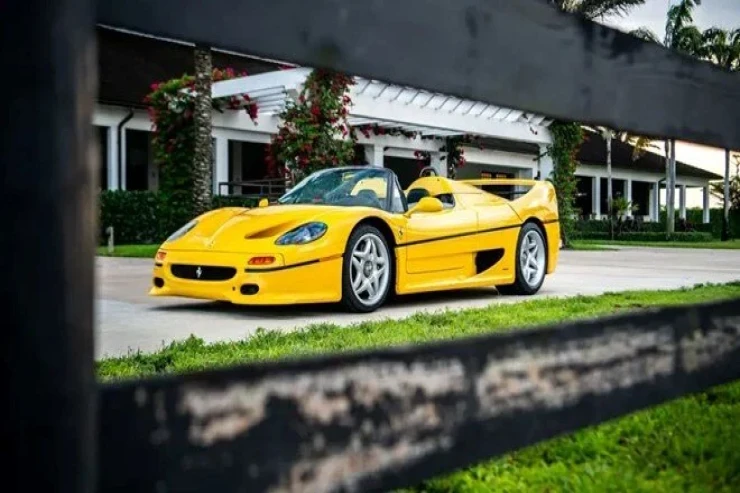 Dünyanın ən bahalı Ferrarisi fantastik qiymətə satıldı 
