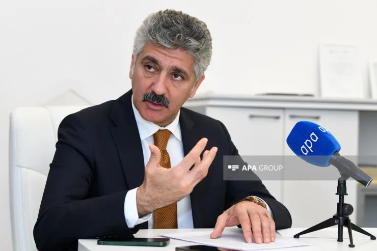 Mədəniyyət Nazirliyinin Kitab sənayesi şöbəsinin müdiri Vasif Qurbanzadə