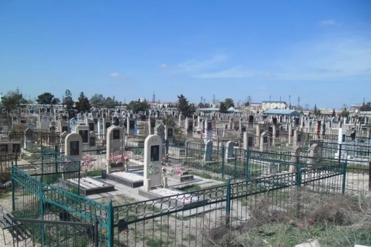 Bakıda qəbiristanlıqda   kişi meyiti tapıldı