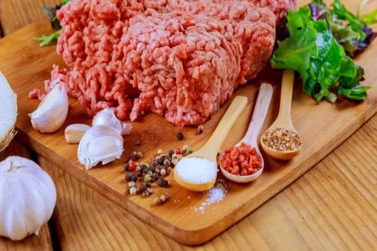 Niyə kotlet ətinə soda əlavə edirlər?  - Yumşaq və dadlı hiylələr  