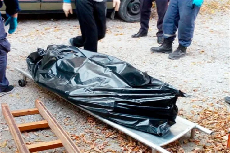 Bakıda qadının meyiti evinin yaxınlığında  tapıldı