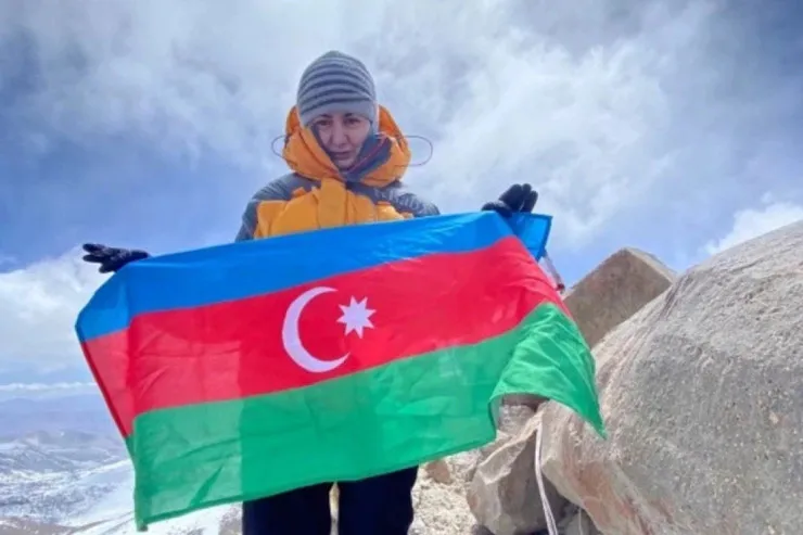 Azərbaycanlı alpinist Antarktidanın ən yüksək zirvəsinə  çıxdı