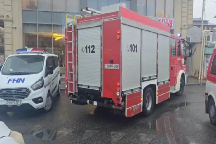 Bakıda KAFEDƏ PARTLAYIŞ:  yaralananlar var - VİDEO 