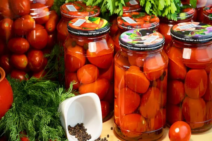 Bərdədə bir ailənin 4 üzvü pomidor turşusundan  zəhərləndi