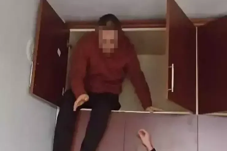 49 cinayətə görə axtarılırdı: yorğan-döşəyin arasında  yaxalandı - VİDEO 