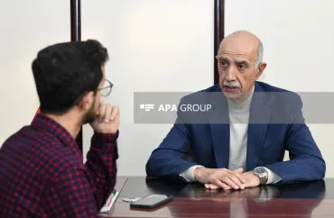 Musiqiçi qıza “civi”...