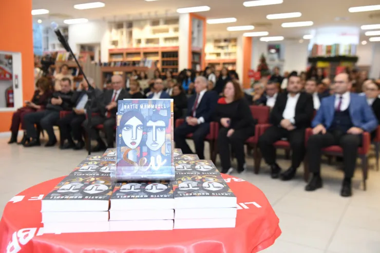 Yazıçı-publisist Natiq Məmmədlinin “Sev” romanının təqdimatı -  FOTOLENT 