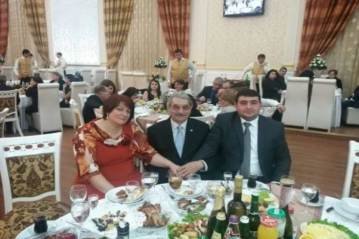 Xalq şairinin gömrükçü oğlu İrana qaçdı 