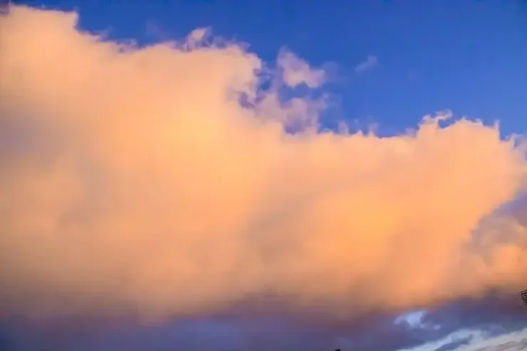 Bulud   nə qədər ağırdır və niyə üstümüzə düşmür? 