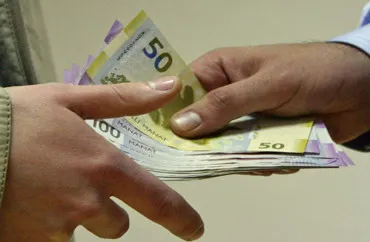 Borcunu qaytarmayan şəxslər...