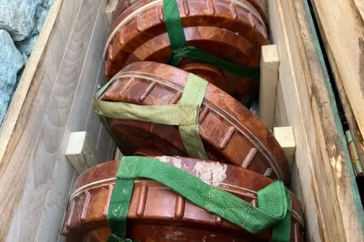 Evlərdən 2 avtomat, 18 mina  tapıldı