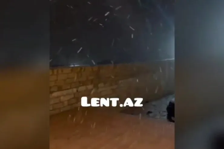 Bakıya qar yağdı - VİDEO  - YENİLƏNİB 