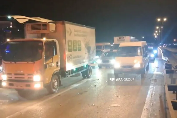 Qaradağda ağır qəsa - 5 avtomobil toqquşdu 