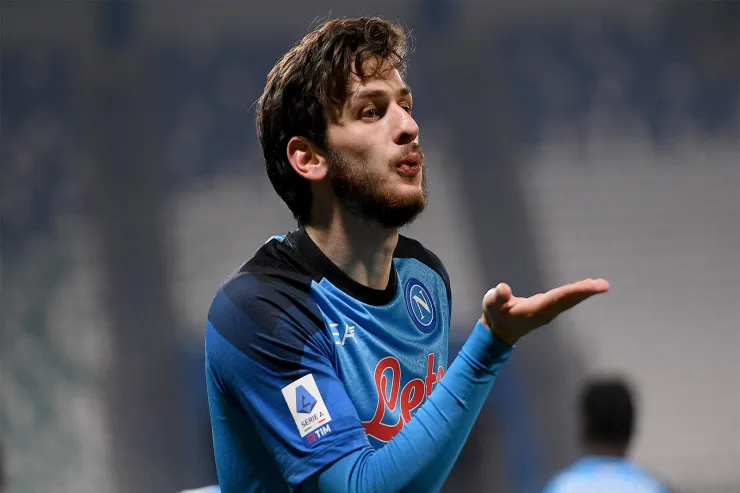 Xviça Kvaratsxeliya Fransada keçmiş SSRİ-dən olan ən bahalı  futbolçudur