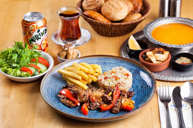 YENİ HOQQA  – Restoranlarda “Ana-bala” menyusu -VİDEO 