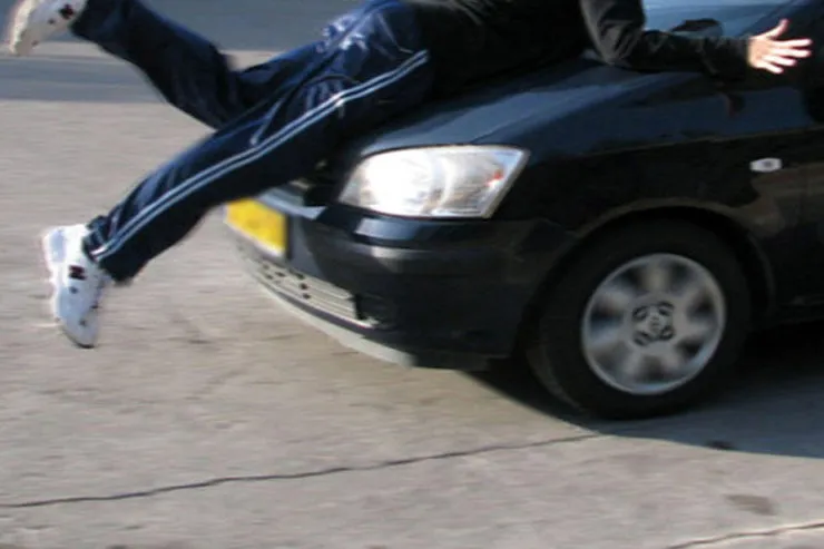 Bakıda kişini maşın vurub öldürdü 