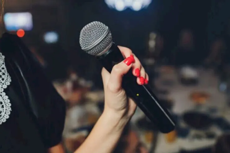 Müğənni Zeynəbi efirə çıxartmadılar:  800 manatı BATDI 