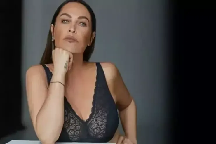 Hülya Avşar ölümdən  döndü: Maşını dənizə düşəcəkmiş 