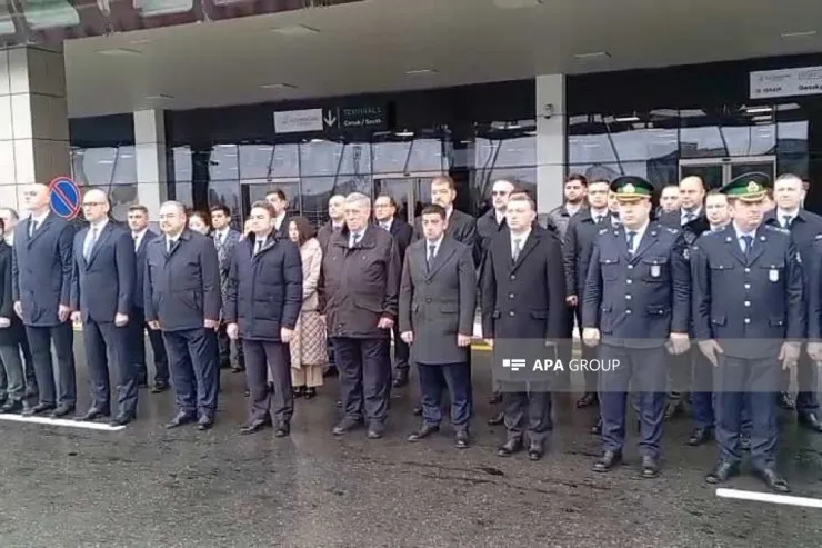 Təyyarə qəzasında həlak olanların xatirəsi bir dəqiqəlik sükutla  yad olundu