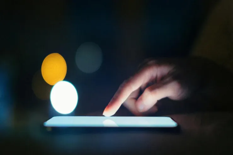 Alqoritmlər nəyə baxmaq lazım olduğuna  necə qərar verir?